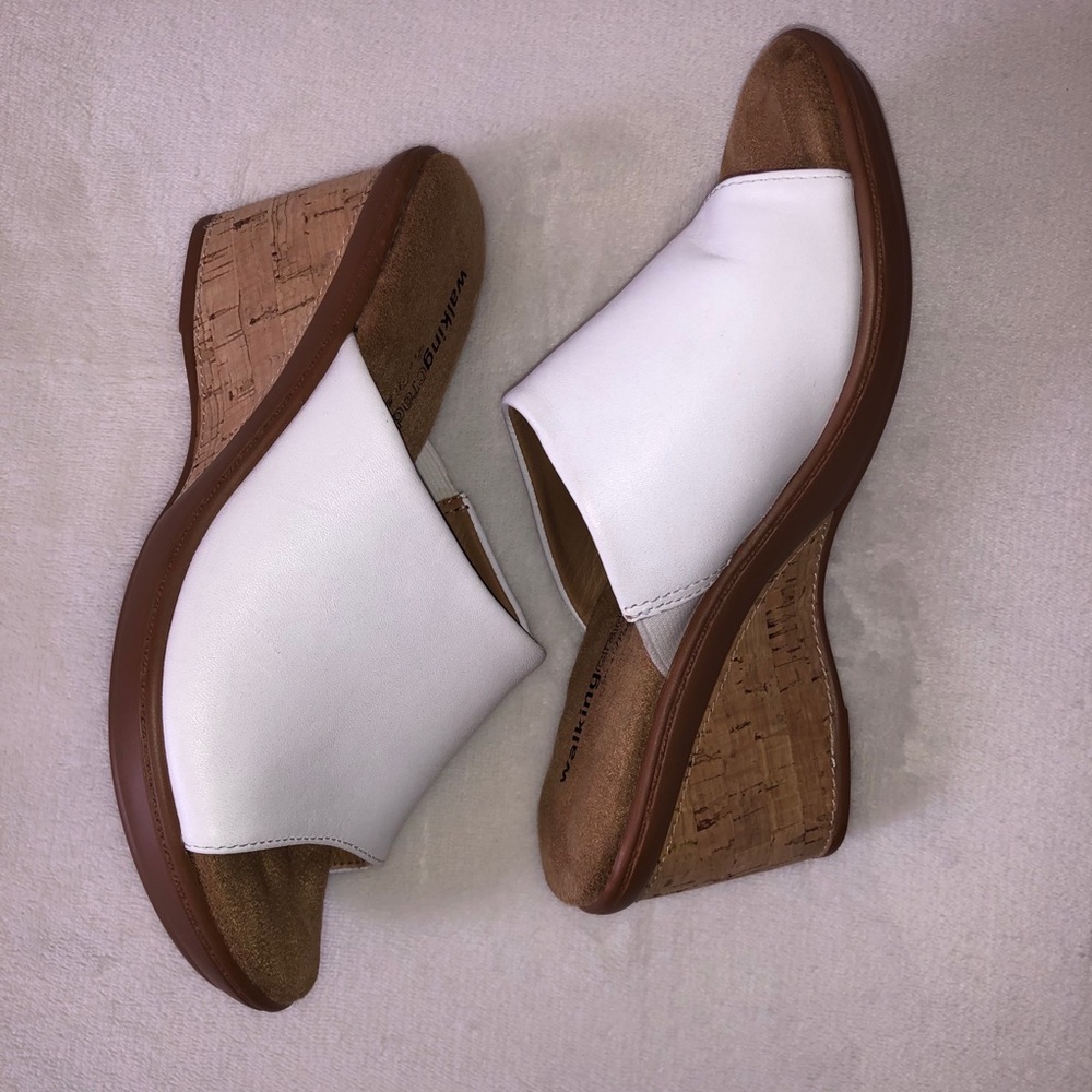 Walking Cradles White Sandals NWOT!